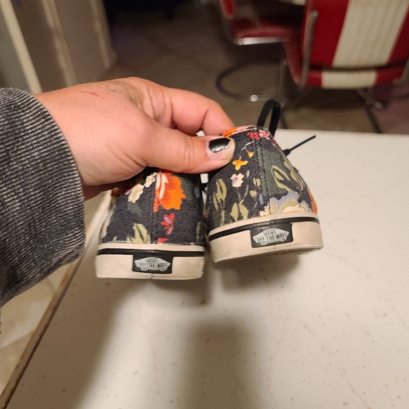 Women's Floral Vans Size 9. Great condition! - Picture 16 of 16